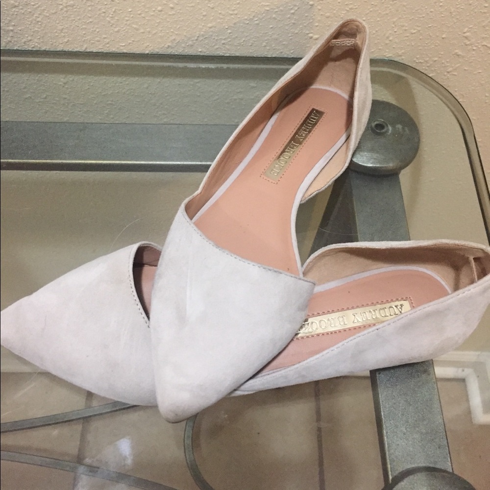 Grey/Nude flats